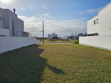 Terreno em Condomínio - Venda - Laranjal - Pelotas - RS