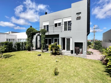 Casa em Condomínio - Venda - Laranjal - Pelotas - RS